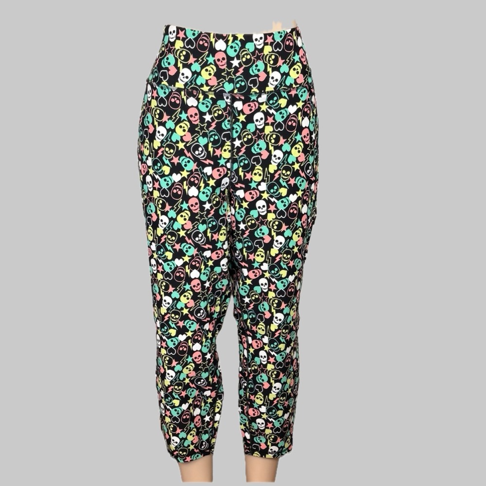 Torrid Active 4X Black Multi Neon Skull Heart Star Print High Rise Crop Leggings